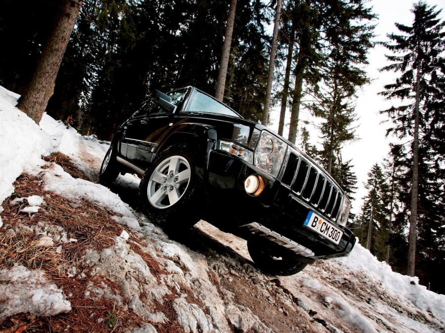  Jeep Commander Limited 5.7 2006 года  (EU) (фото 3 из 13)